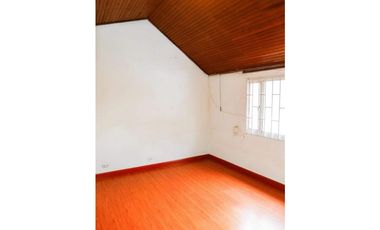 CASA EN VENTA, BARRIO EL POLO - BOGOTA.