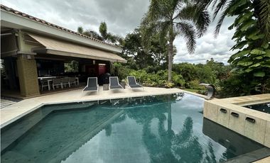 Tucan Casa frente al hoyo de golf