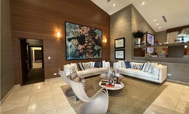 Tucan Casa frente al hoyo de golf