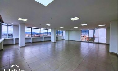 Arriendo Oficina de 160 m² en la Autopista Norte - Ascensor Panorámico