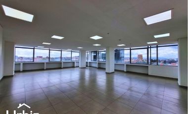 Arriendo Oficina de 160 m² en la Autopista Norte - Ascensor Panorámico