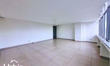 Arriendo Oficina de 56 m² en la Autopista Norte - Ascensor Panorámico