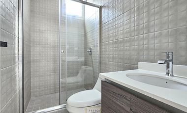 Apartamento en venta en Vía España, Carrasquilla, Park Square. E.R.