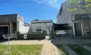 VENTA DE CASA EN Caseros