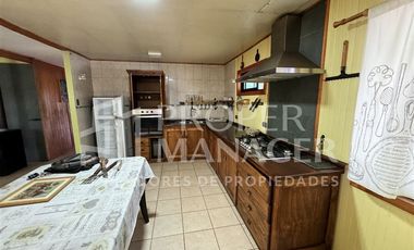 Casa en Venta en 3 Cabañas en Terreno de 4.000 m2 Urbano, Centro de Quillon