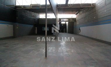 Boulevard López Mateos Pte.: Amplios locales con estacionamiento