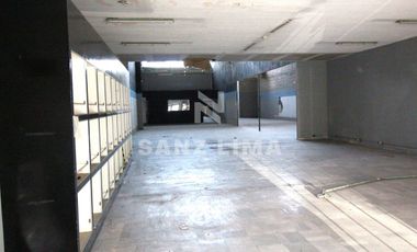 Boulevard López Mateos Pte.: Amplios locales con estacionamiento