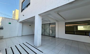 Edificio en venta en Magisterial Vista Bella
