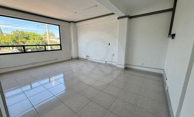 Edificio en venta en Magisterial Vista Bella