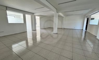 Edificio en venta en Magisterial Vista Bella