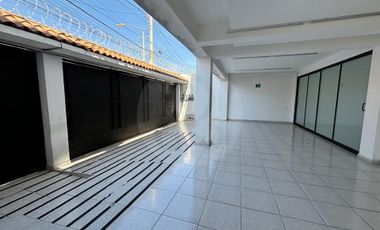 Edificio en venta en Magisterial Vista Bella
