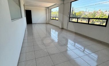 Edificio en venta en Magisterial Vista Bella