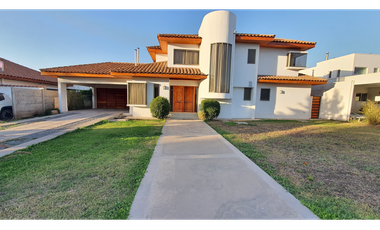 Venta casa aislada 4D 3B condominio Rinconada de Los Andes