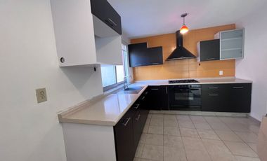 casa en renta en toluca, zona de facil acceso a cdmx, doble filtro de seguridad