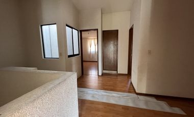 casa en renta toluca, zona aeropuerto, rapida salida a cdmx, doble filtro de seguridad-