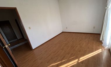 casa en renta toluca, zona aeropuerto, rapida salida a cdmx, doble filtro de seguridad-