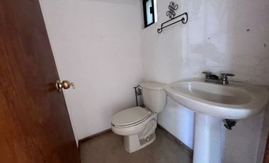 casa en renta toluca, zona aeropuerto, rapida salida a cdmx, doble filtro de seguridad-