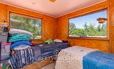 Hermosa casa estilo colonial en sitio de 624m2 en Pirque