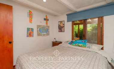 Hermosa casa estilo colonial en sitio de 624m2 en Pirque