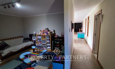 Hermosa parcela con casa en condominio.