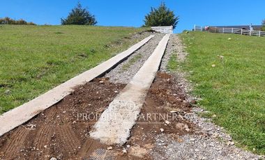 Hermosa parcela con casa en condominio.
