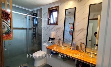 Hermosa parcela con casa en condominio.