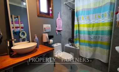 Hermosa parcela con casa en condominio.