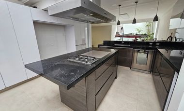 ¡Tu Refugio Exclusivo en el Corazón de Bogotá! CASA VIRREY