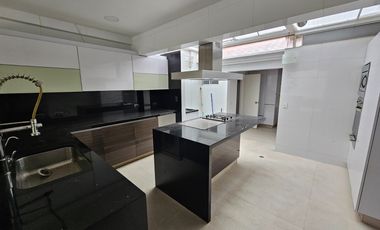 ¡Tu Refugio Exclusivo en el Corazón de Bogotá! CASA VIRREY