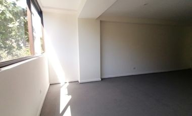 ESTUPENDA  OFICINA A  PASOS METRO LOS LEONES