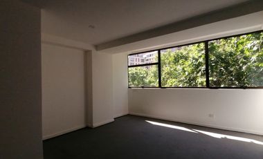 ESTUPENDA  OFICINA A  PASOS METRO LOS LEONES