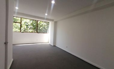 ESTUPENDA  OFICINA A  PASOS METRO LOS LEONES