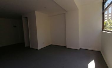 ESTUPENDA  OFICINA A  PASOS METRO LOS LEONES