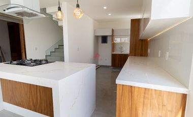 CASA EN VENTA EN PRIVANZA SOLARES, ZAPOPAN JAL.