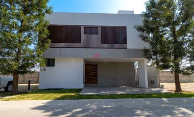 CASA EN VENTA EN PRIVANZA SOLARES, ZAPOPAN JAL.