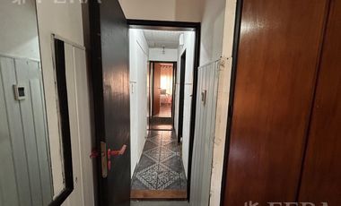 Venta  Casa 3 ambientes con cochera y  patio en Gerli