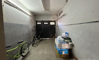 Venta  Casa 3 ambientes con cochera y  patio en Gerli