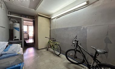 Venta  Casa 3 ambientes con cochera y  patio en Gerli