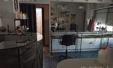 Venta  Casa 3 ambientes con cochera y  patio en Gerli