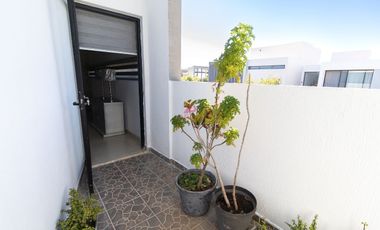 CASA EN VENTA EN SOLARES, COTO VALEIRA, ZAPOPAN JALISCO.