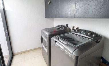 CASA EN VENTA EN SOLARES, COTO VALEIRA, ZAPOPAN JALISCO.