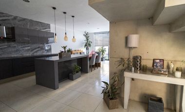 CASA EN VENTA EN SOLARES, COTO VALEIRA, ZAPOPAN JALISCO.