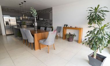 CASA EN VENTA EN SOLARES, COTO VALEIRA, ZAPOPAN JALISCO.