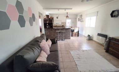 Casa en venta dos dormitorios en Junin mas casa interna