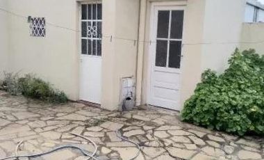 Casa en venta - 4 Dormitorios 2 Baños - Cochera - 210Mts2 - Ituzaingó