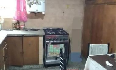 Casa en venta - 4 Dormitorios 2 Baños - Cochera - 210Mts2 - Ituzaingó