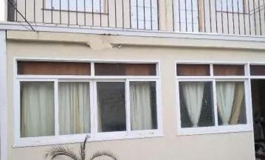 Casa en venta - 4 Dormitorios 2 Baños - Cochera - 210Mts2 - Ituzaingó
