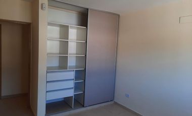 Duplex en venta - CENTENARIO casco viejo.