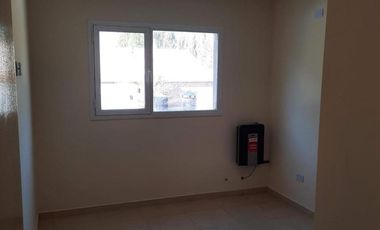 Duplex en venta - CENTENARIO casco viejo.