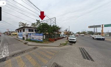 Terreno Comercial · Avenidas Miguel Aleman y Rafael Hernandez Ochoa · 300M2